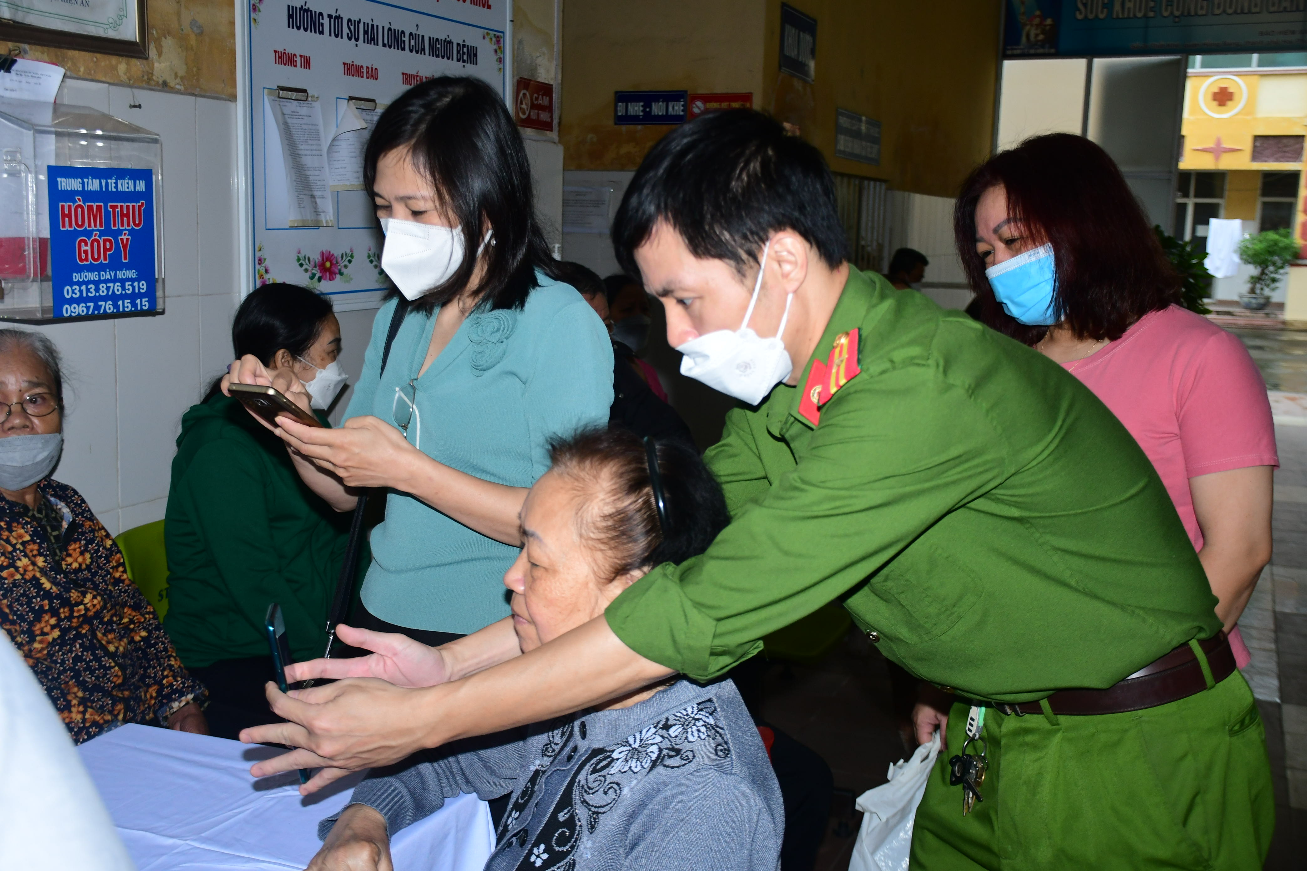 Công an quận Kiến An: Tăng cường triển khai Đề án 06/CP